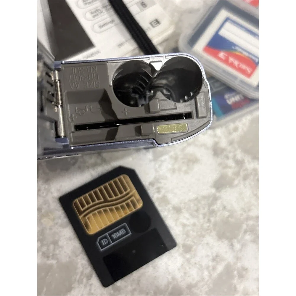 FUJIFILM FinePix 40i 2000 Compact Digital Camera Needs Repair